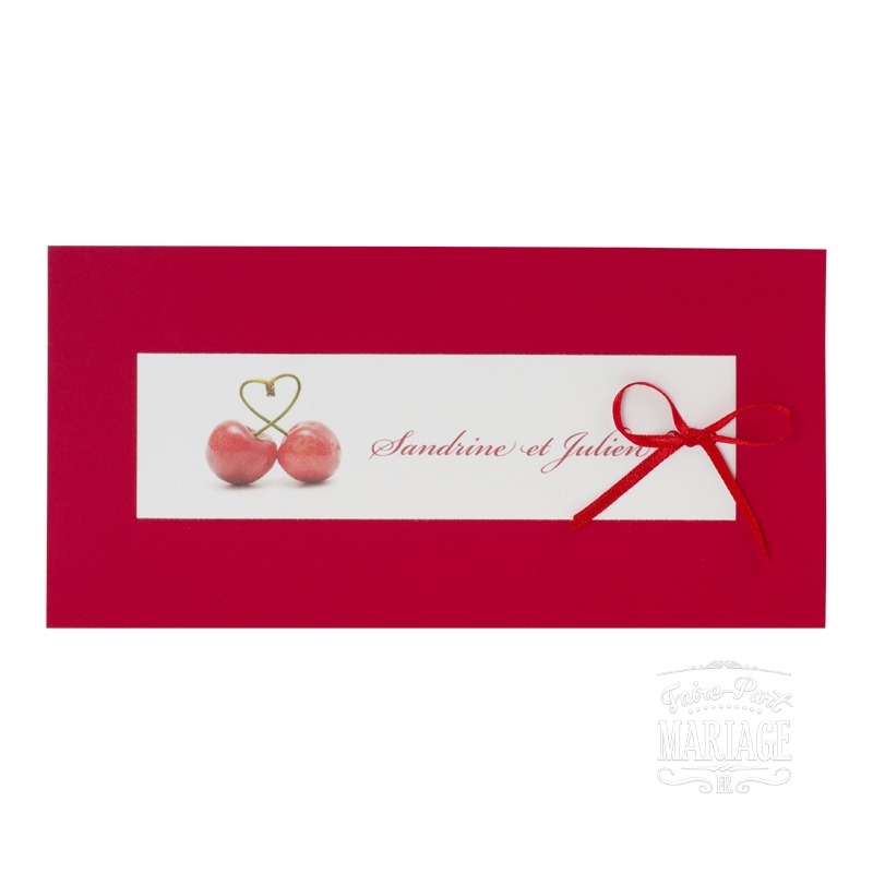 rouge carmin avec cerises